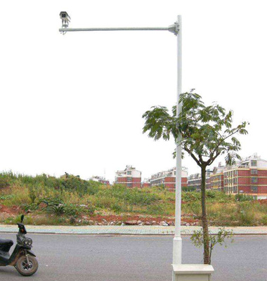 2.5米橫臂圓柱型道路監控杆（gǎn）