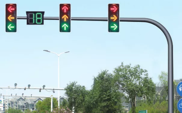 道路（lù）交通信號燈杆